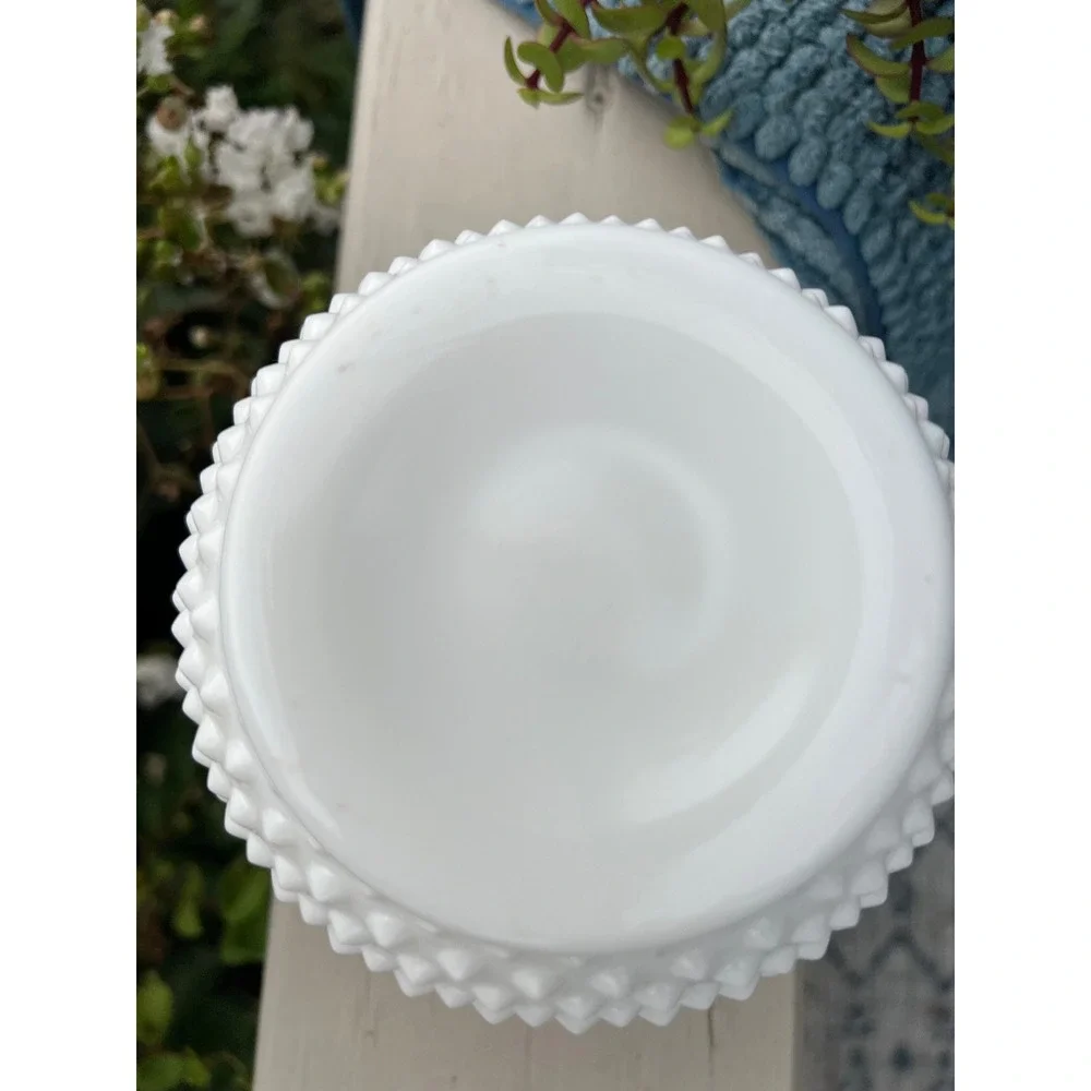 Fenton opaque white